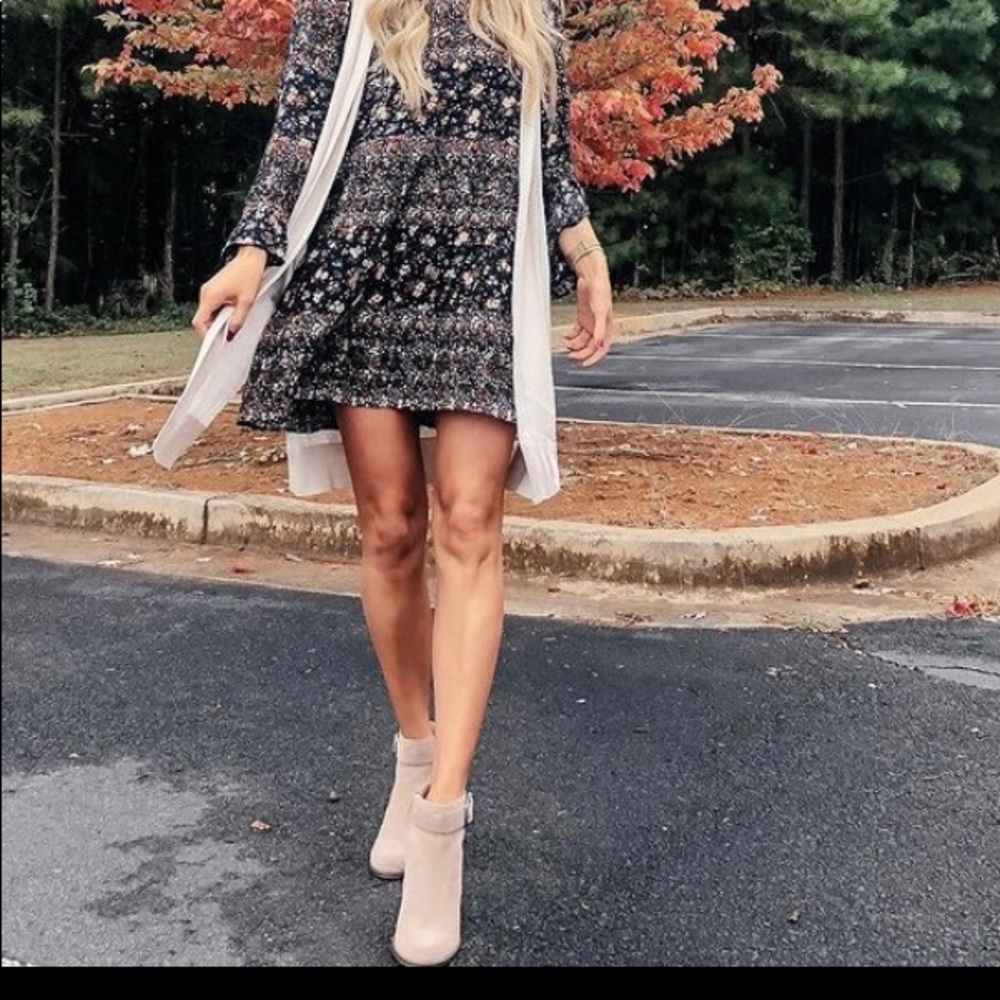 American Eagle Floral Dress